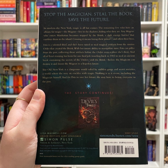 *BRAND NEW* Fantasy Book: The Last Magician by Lisa Maxwell - Picture 3 of 3